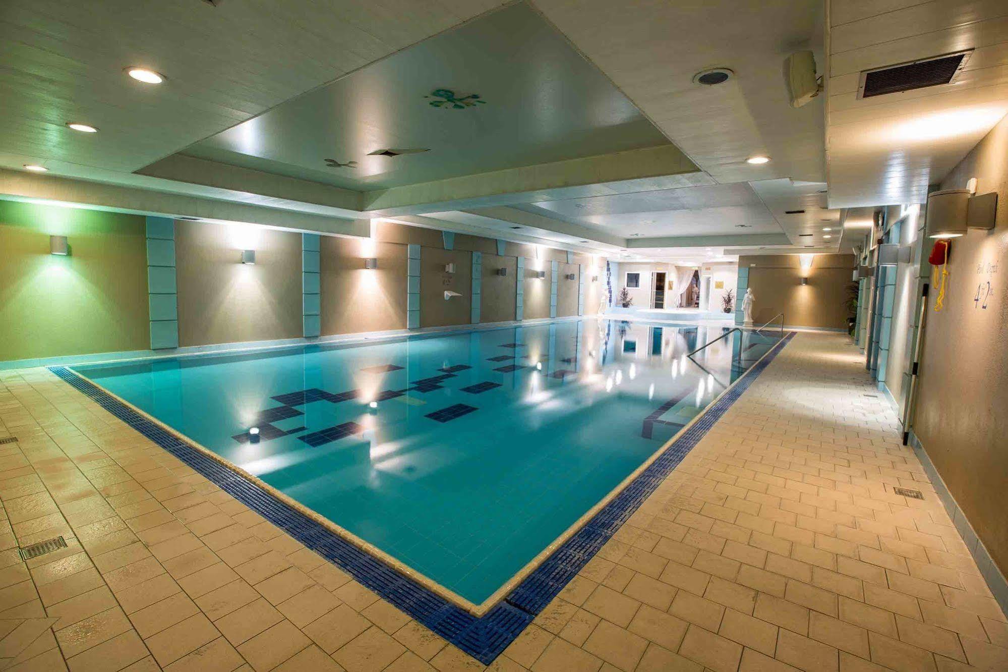Anner Hotel Thurles Eksteriør billede